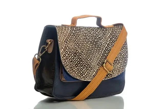 High Quality 100% Genuine Leather Bohemian Water Resistant Vintage Cross Body Shoulder Sling Bags Embroidery Designs On Flap Bag